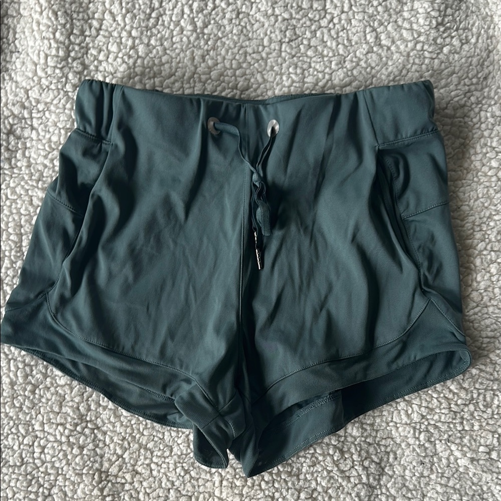 Zyia active teal shorts